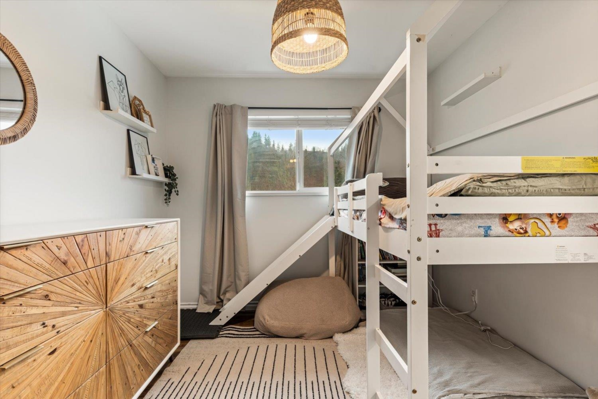 Hallway Photo of 45818 Thomas Road, Chilliwack, BC