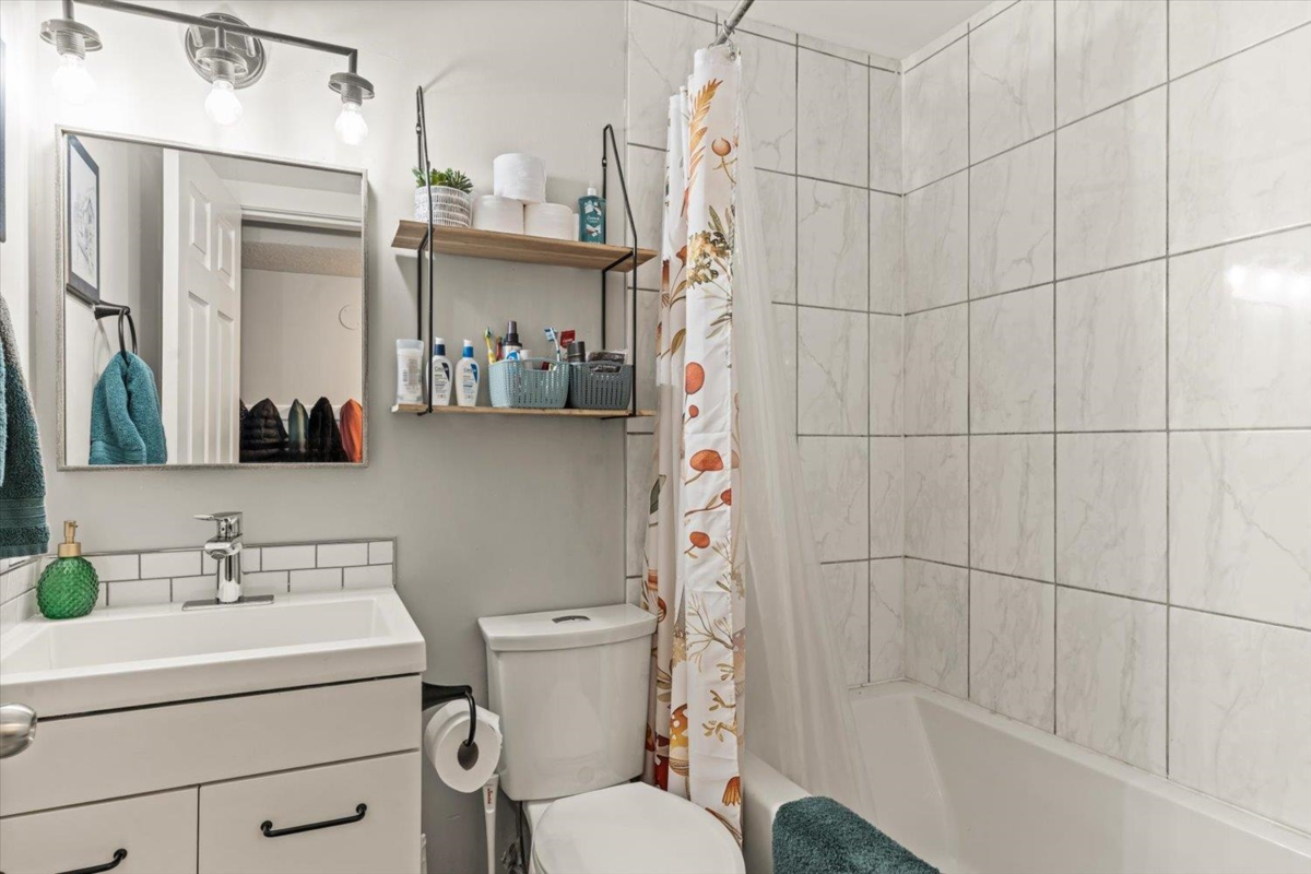 Hot Tub / Spa Photo of 45818 Thomas Road, Chilliwack, BC