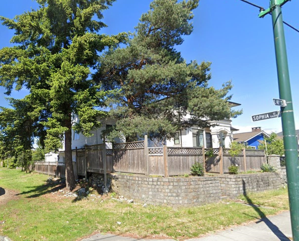 Pantry Photo of 301 E 41st Avenue, Vancouver, BC