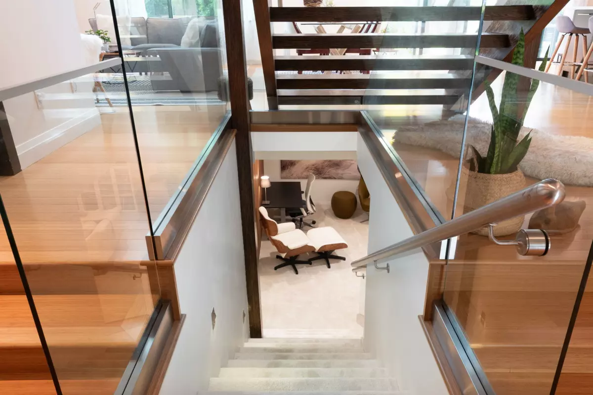 Backyard Photo of 1930 Panorama Drive, North Vancouver, BC