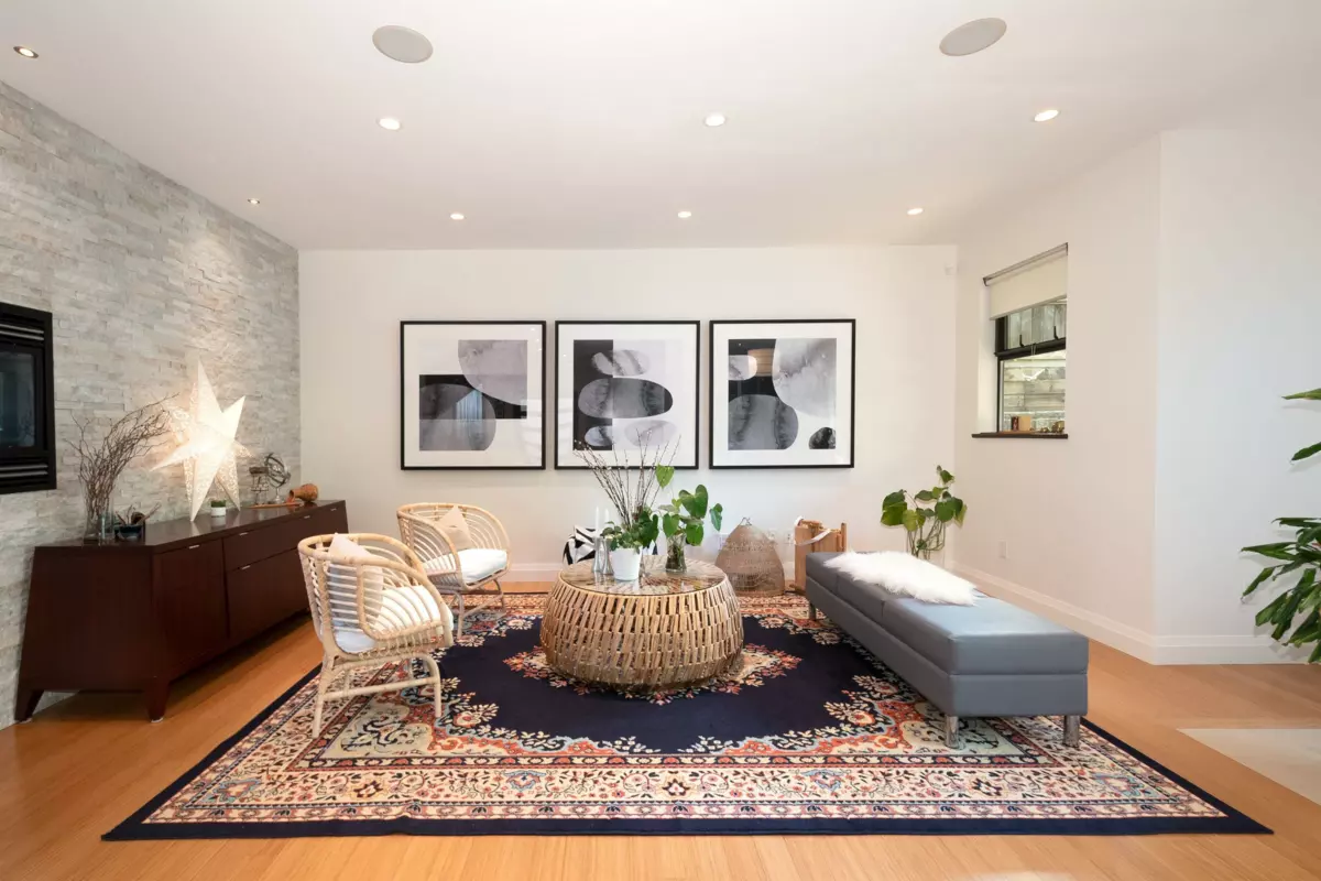 Dining Area Photo of 1930 Panorama Drive, North Vancouver, BC