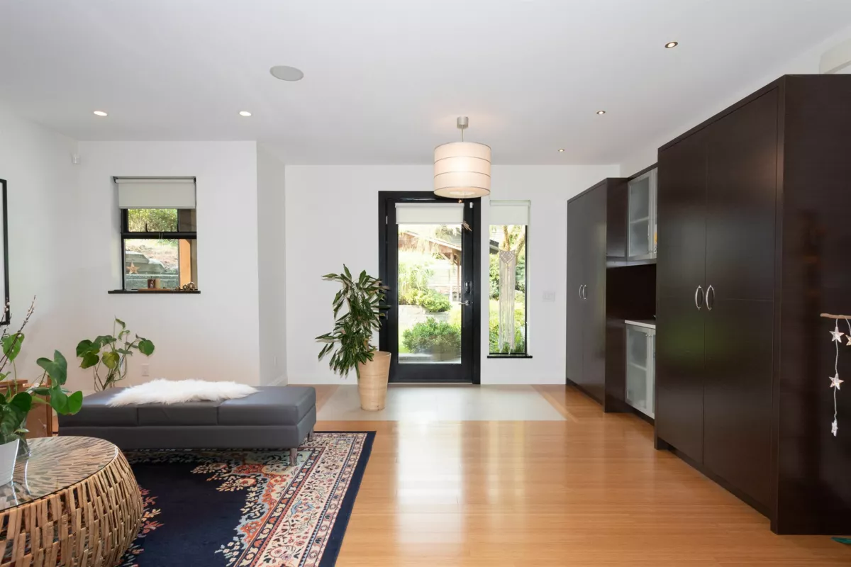 Family Room Photo of 1930 Panorama Drive, North Vancouver, BC