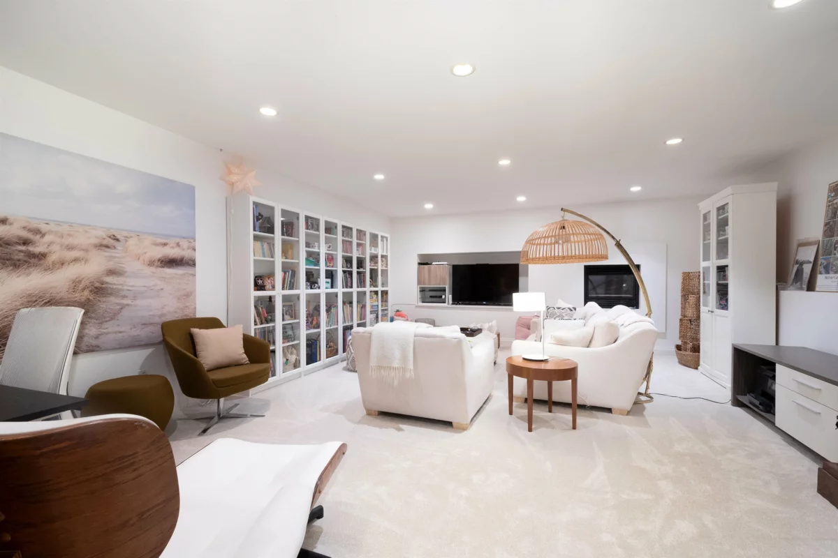 Front Yard Photo of 1930 Panorama Drive, North Vancouver, BC