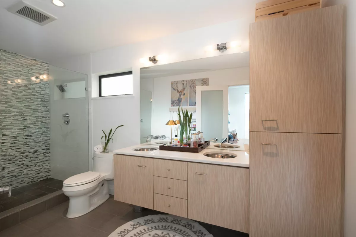 Garage Interior Photo of 1930 Panorama Drive, North Vancouver, BC