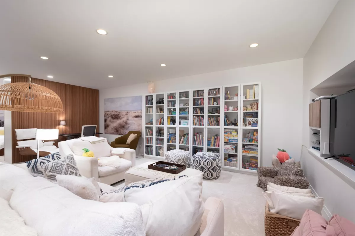 Garden / Landscaping Photo of 1930 Panorama Drive, North Vancouver, BC