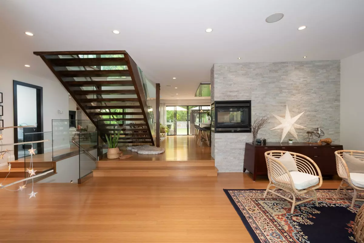 Kitchen Photo of 1930 Panorama Drive, North Vancouver, BC