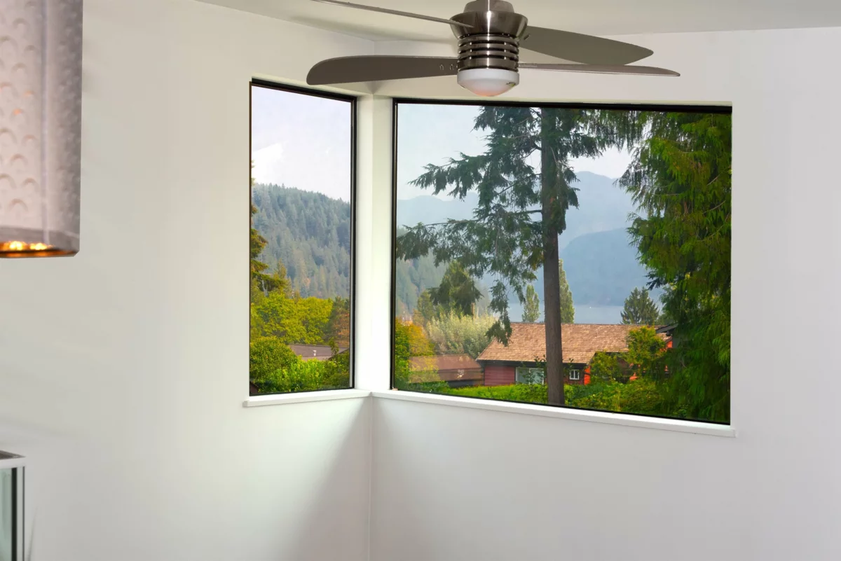 Laundry Room Photo of 1930 Panorama Drive, North Vancouver, BC