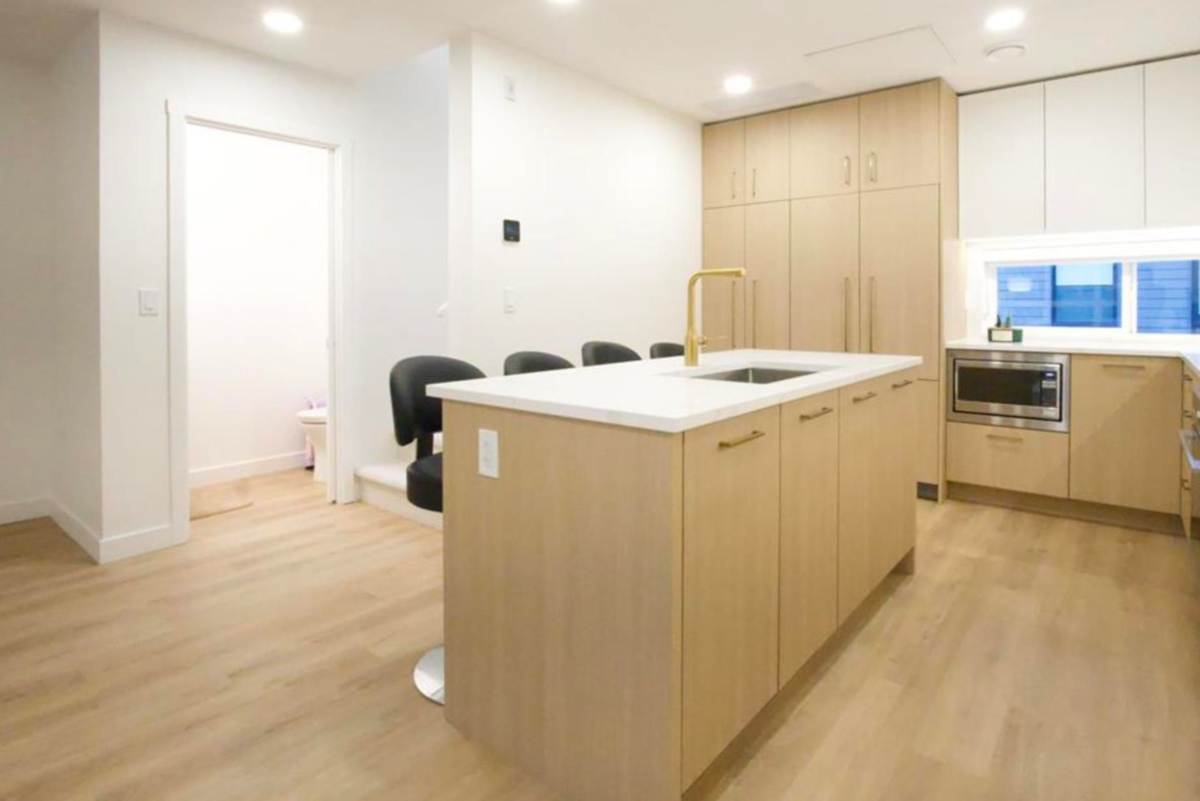 Dining Area Photo of 202 381 Clayton Street, Coquitlam, BC