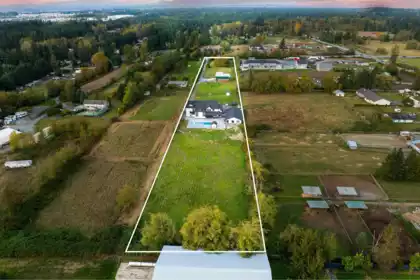 Neighborhood Park Photo Near 19890 16 Avenue, Langley, BC