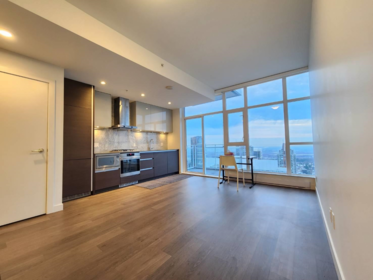 5203 4670 Assembly Way, Burnaby, BC, Burnaby — Apartment/Condo for sale