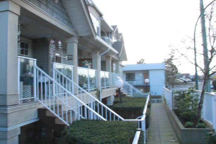 Living Room Photo of 205 15621 Marine Drive, White Rock, BC
