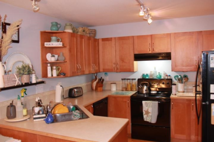 Mudroom Photo of 205 15621 Marine Drive, White Rock, BC