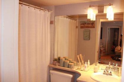 Powder Room Photo of 205 15621 Marine Drive, White Rock, BC