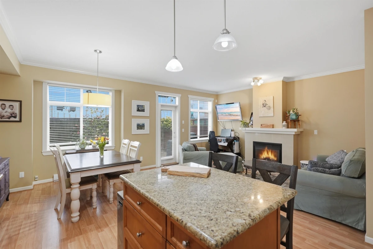 Living Room Photo of 7 4910 Central Avenue, Delta, BC