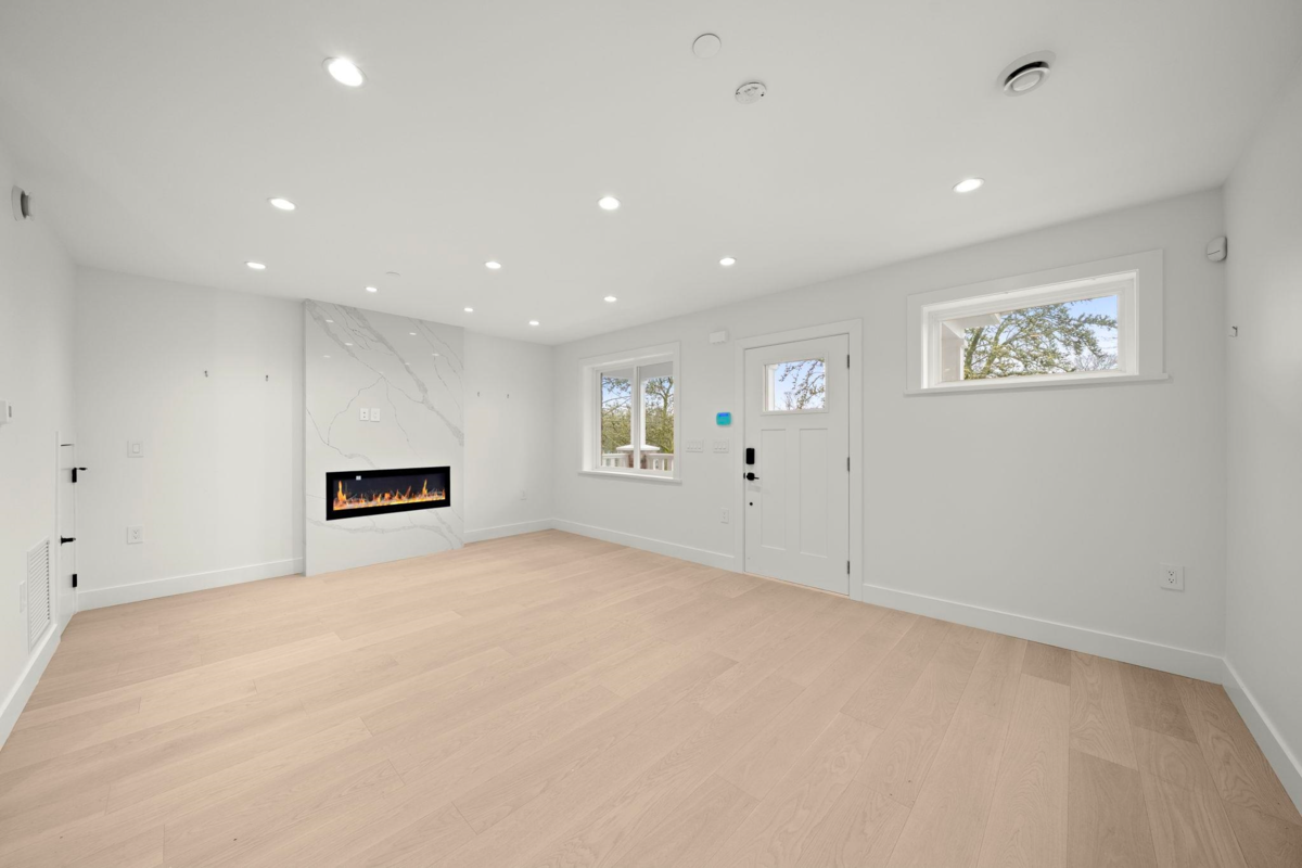 Family Room Photo of 1161 Keefer Street, Vancouver, BC