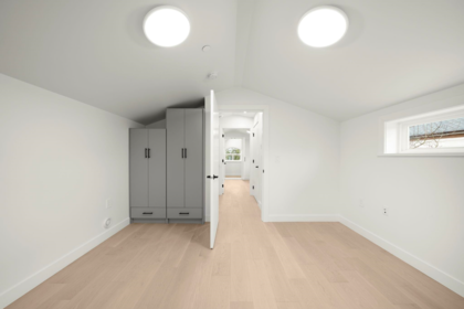 Mudroom Photo of 1161 Keefer Street, Vancouver, BC