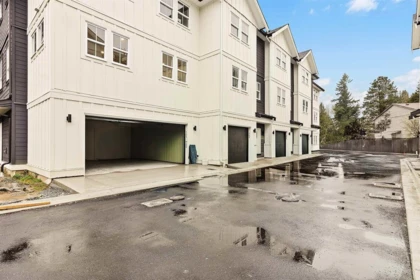 Laundry Room Photo of 9 2360 Crescent Way, Abbotsford, BC