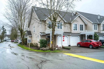64 13499 92 Avenue, Surrey, BC, Surrey — Townhouse for sale
