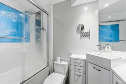 Primary Bathroom Photo of 13323 71b Avenue, Surrey, BC