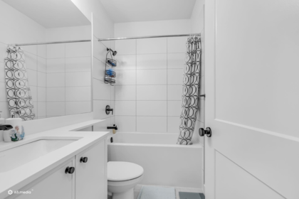 Primary Bathroom Photo of 49 2774 Motrose Avenue, Abbotsford, BC