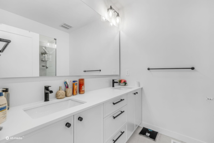 Walk-In Closet Photo of 49 2774 Motrose Avenue, Abbotsford, BC