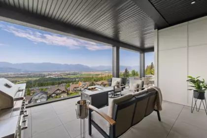 Backyard Photo of 5487 Maclachlan Place, Chilliwack, BC
