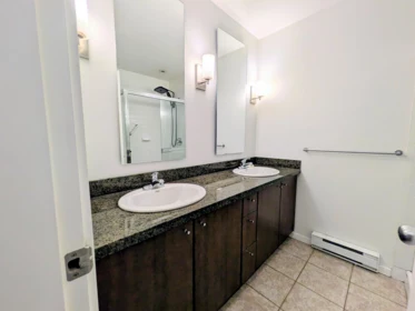 Primary Bathroom Photo of 58 19572 Fraser Way, Pitt Meadows, BC