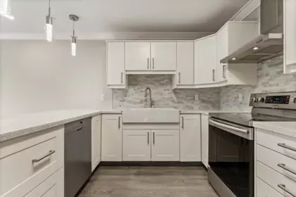 Kitchen Island Photo of 207 45669 Mcintosh Drive, Chilliwack, BC