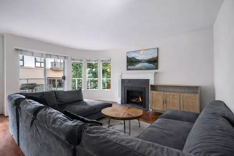 Family Room Photo of 202 320 W 2nd Street, North Vancouver, BC