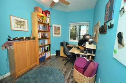 Hallway Photo of 7 123 Seventh Street, New Westminster, BC