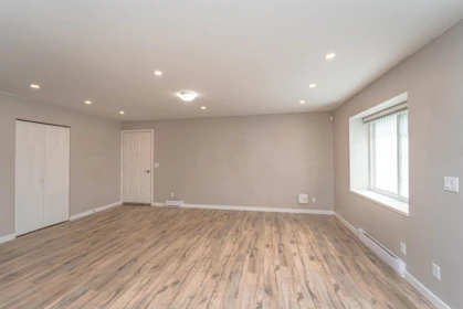 Breakfast Nook Photo of 32565 George Ferguson Way, Abbotsford, BC