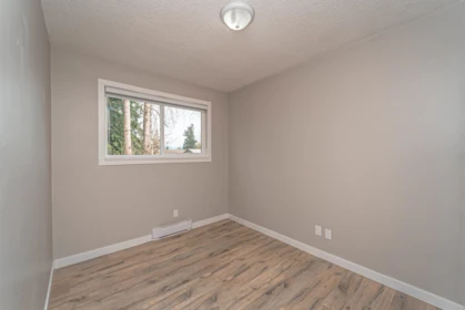 Hallway Photo of 32565 George Ferguson Way, Abbotsford, BC