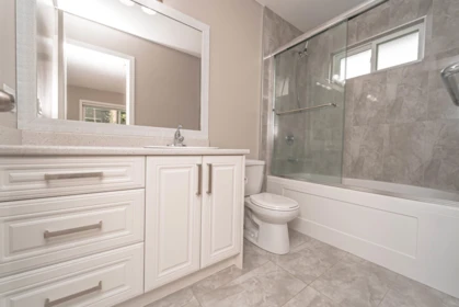 Mudroom Photo of 32565 George Ferguson Way, Abbotsford, BC