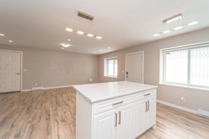 Primary Bedroom Photo of 32565 George Ferguson Way, Abbotsford, BC