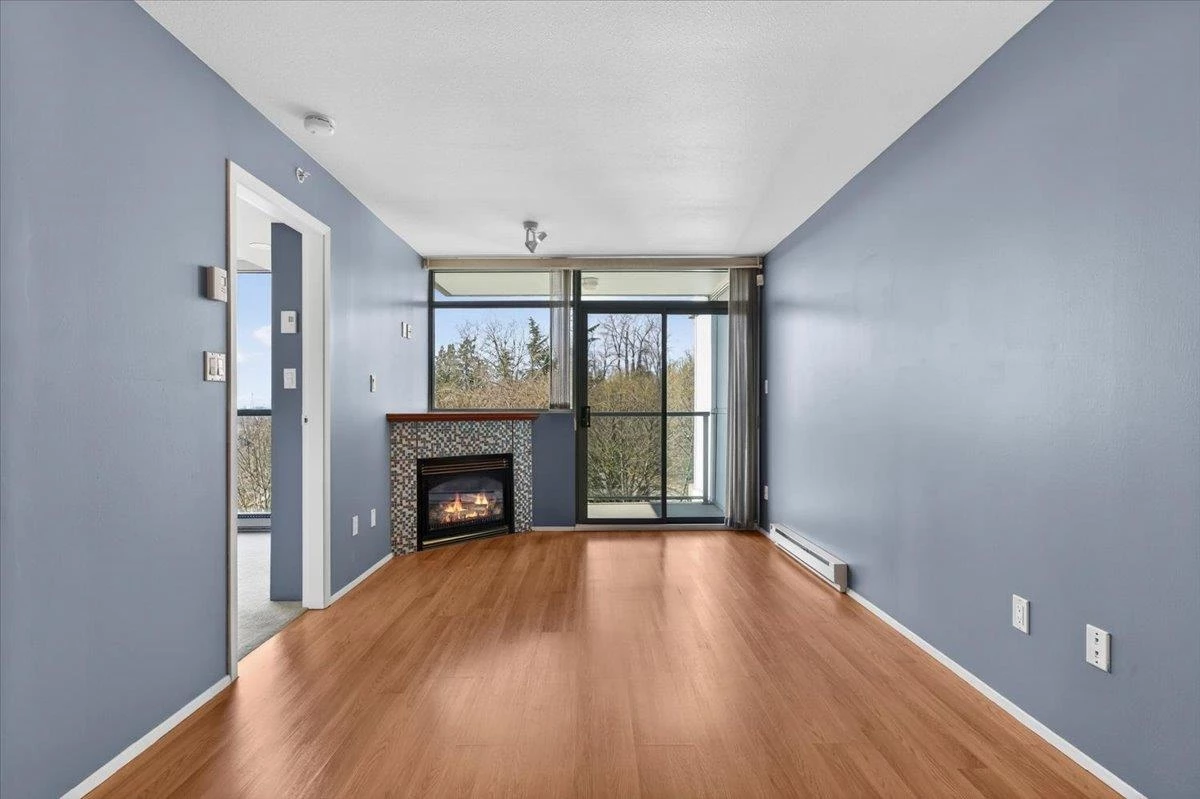 Living Room Photo of 909 2733 Chandlery Place, Vancouver, BC