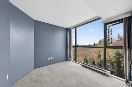 Laundry Room Photo of 909 2733 Chandlery Place, Vancouver, BC