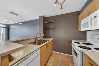 Walk-In Closet Photo of 909 2733 Chandlery Place, Vancouver, BC
