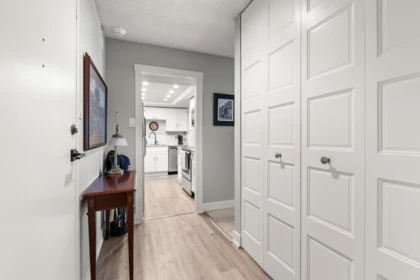 203 1379 Merklin Street, White Rock, BC, White Rock — Apartment/Condo for sale