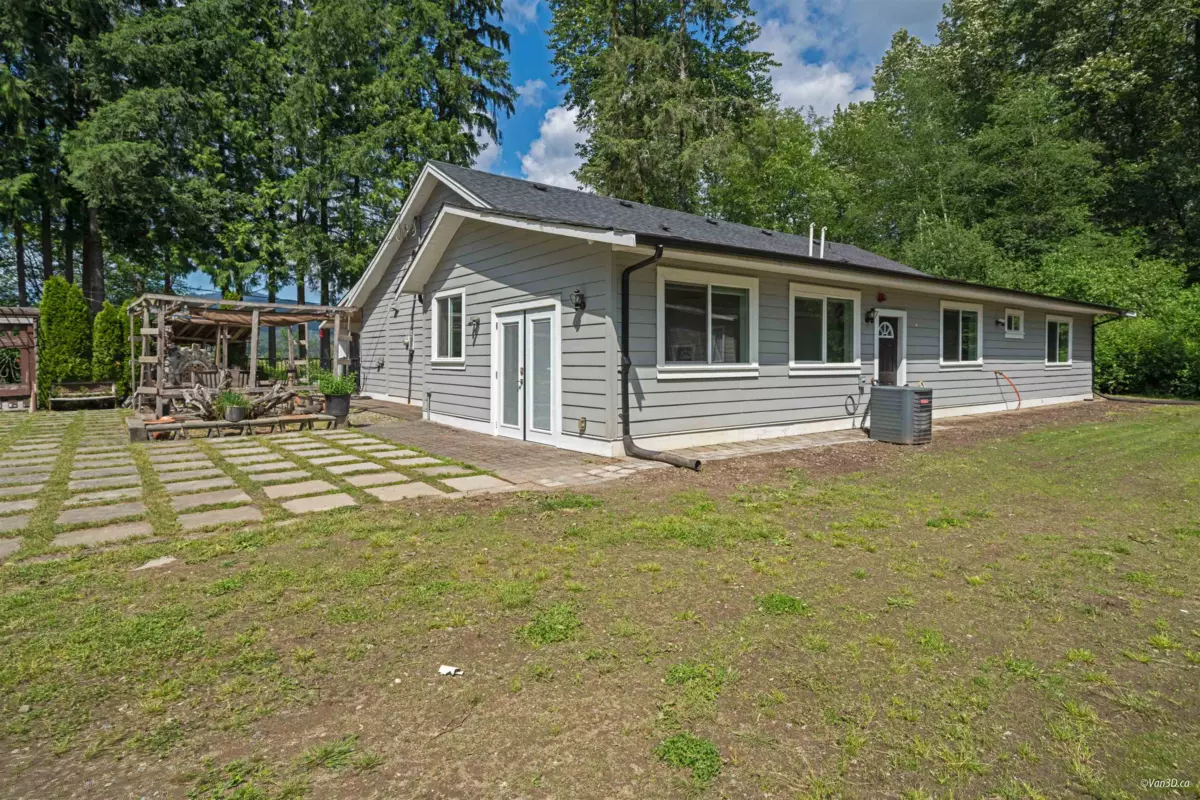 Kitchen Photo of 22288 136 Avenue, Maple Ridge, BC