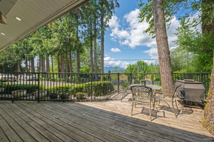 Front Yard Photo of 22288 136 Avenue, Maple Ridge, BC