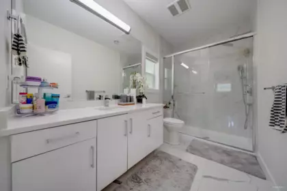 Hallway Photo of 22288 136 Avenue, Maple Ridge, BC