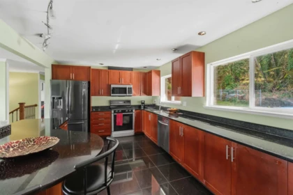 Breakfast Nook Photo of 2331 Henry Street, Port Moody, BC