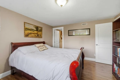 Entry Foyer Photo of 2331 Henry Street, Port Moody, BC