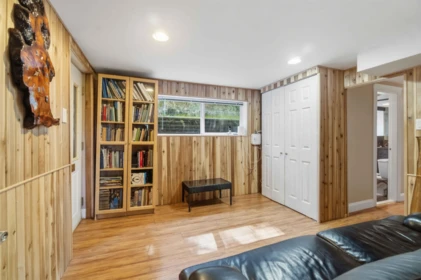 Hallway Photo of 2331 Henry Street, Port Moody, BC
