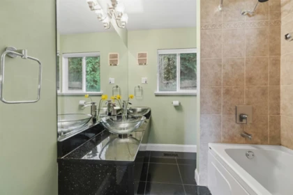 Primary Bathroom Photo of 2331 Henry Street, Port Moody, BC