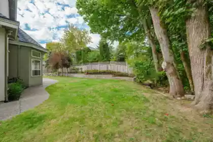 Fitness Center Photo Near 16683 77 Avenue, Surrey, BC