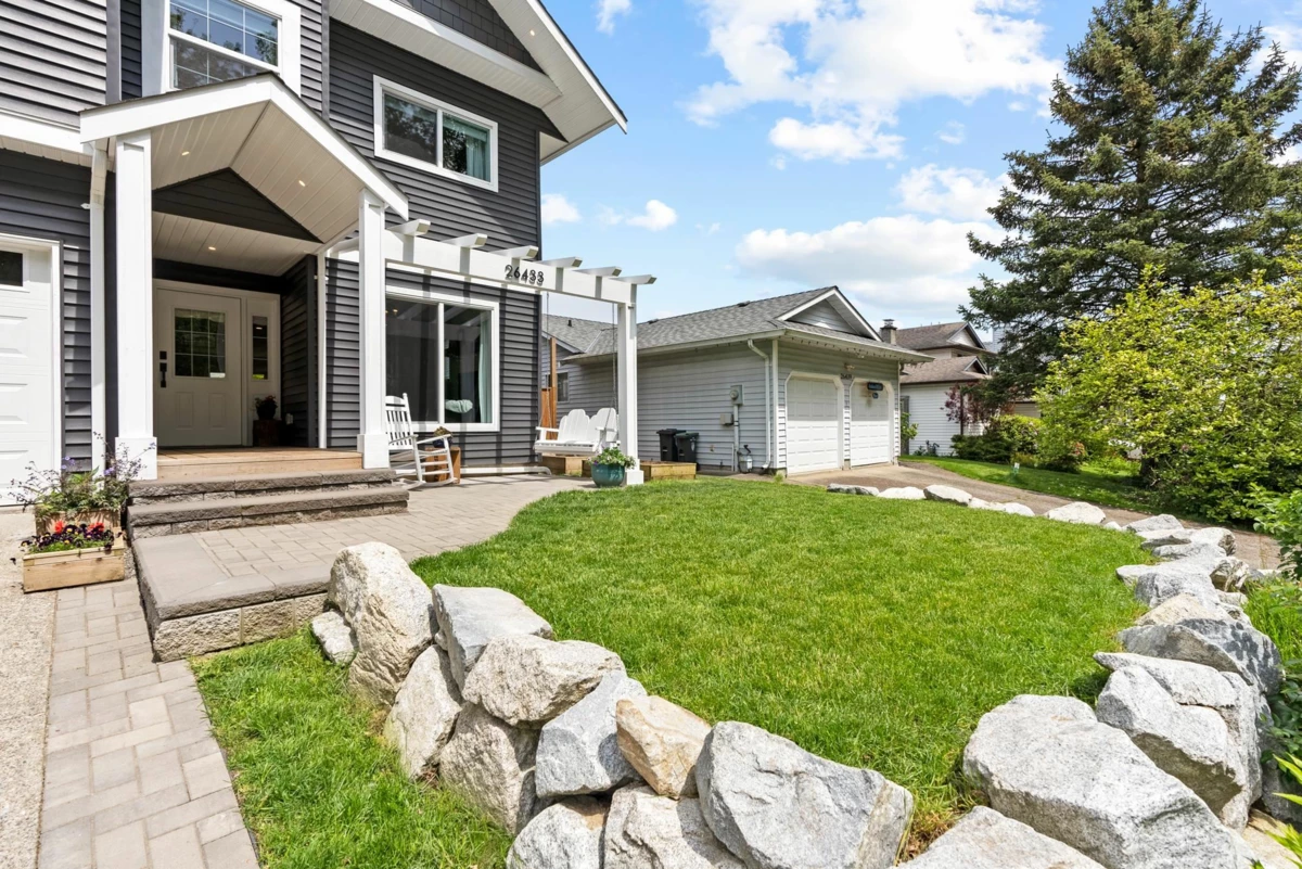 Living Room Photo of 26433 28 Avenue, Langley, BC