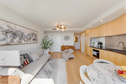 Kitchen Photo of 1605 1568 Alberni Street, Vancouver, BC