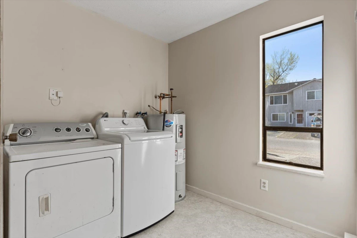 Family Room Photo of 8547 Mccutcheon Avenue, Chilliwack, BC