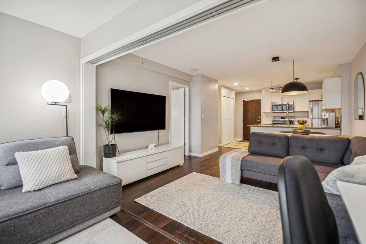 Dining Area Photo of 2205 938 Smithe Street, Vancouver, BC